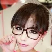 雅雅讲故事。
