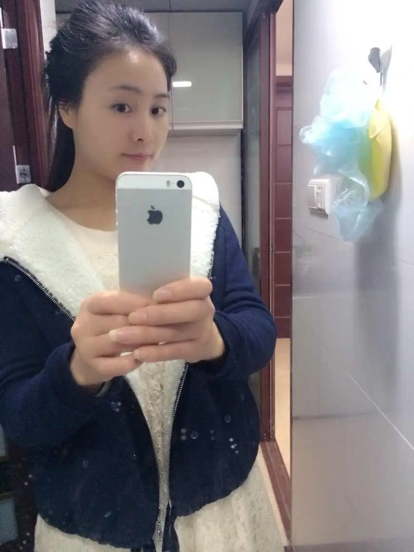 一菲在广东的主播照片