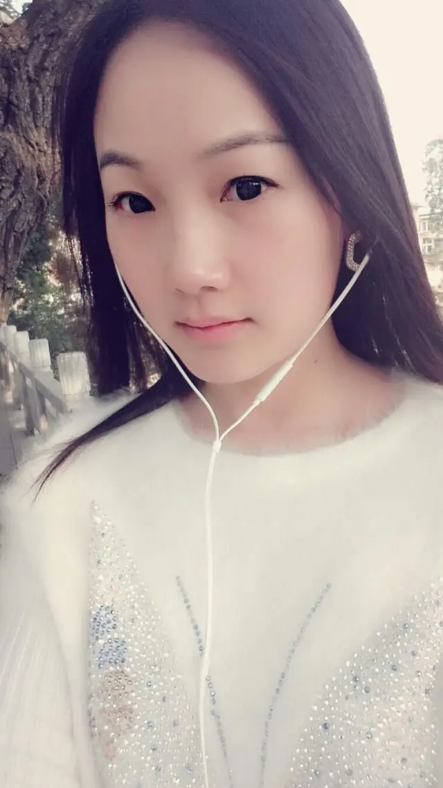 ︶ㄣ单眼皮晨晨ㄣ的主播照片