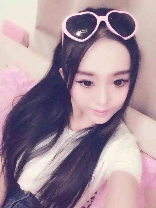 歌舞戴娆的主播照片
