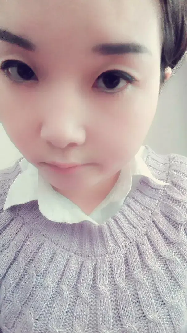 ︶ㄣ冷面娇娃╰ゝ玲儿的主播照片