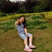呆萌的女生