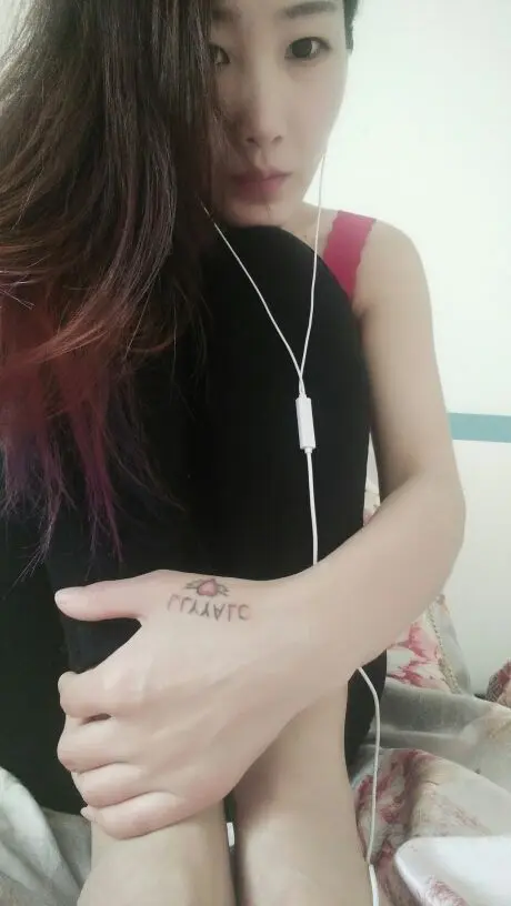 ◑んey，快樂大宝◐的主播照片