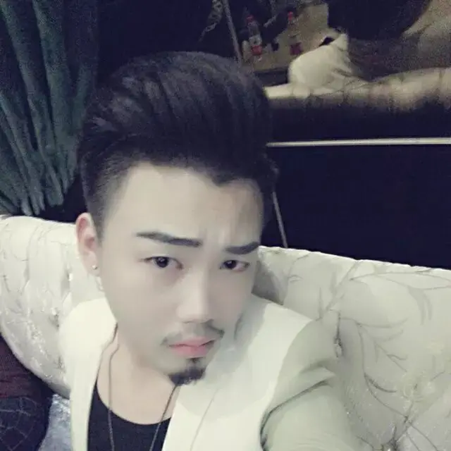 MC小胡子的主播照片