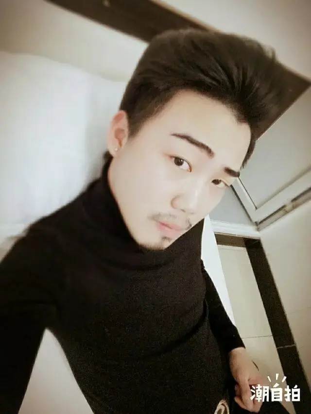 MC小胡子的主播照片