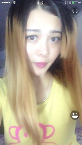 思密达，小酒窝主播照片