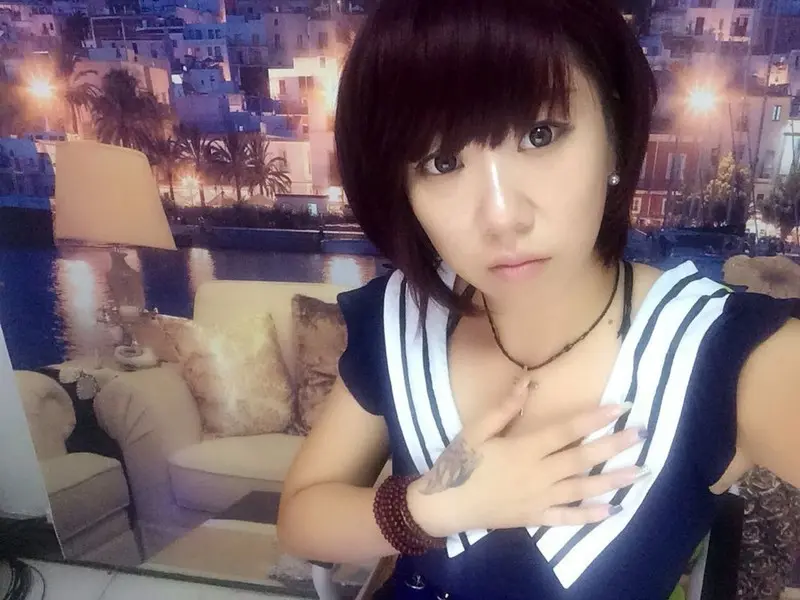 小6继续打针中的主播海报