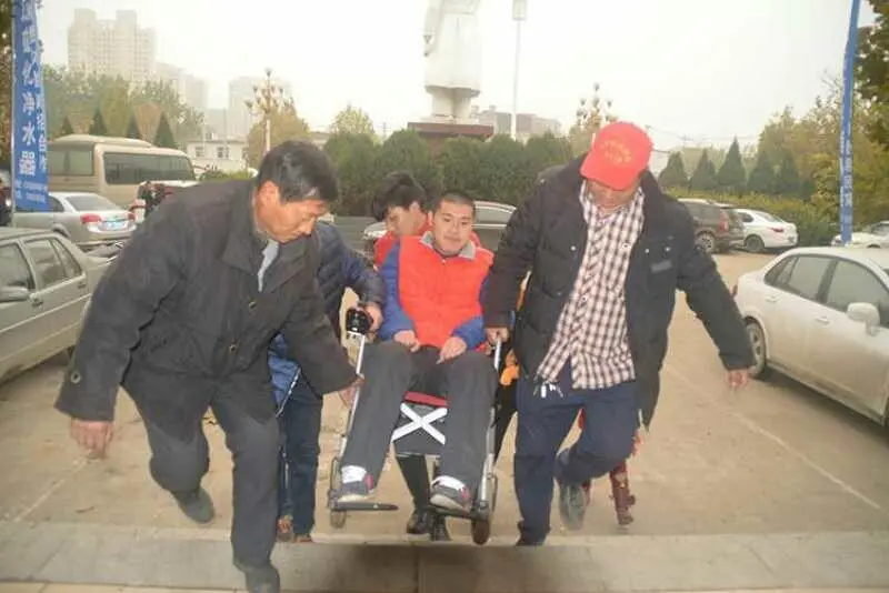 娱家正能量歌手子康的主播照片