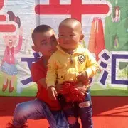 小葳，阳阳，快乐成长