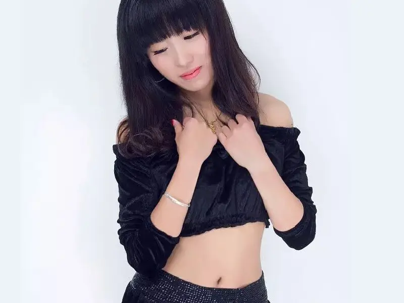 ｌove║雅宝儿的主播海报