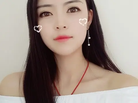 ☞女王妲己☜不直播了海报