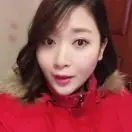 吃橙子的桃子