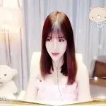 ：娅娅🌸是个小乖乖