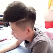 卖翡翠的子艺