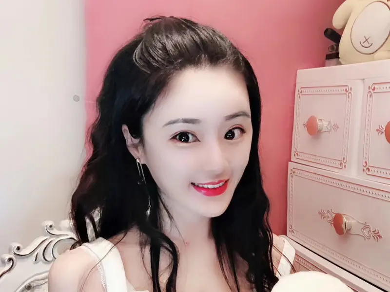 媚儿~呀的主播海报
