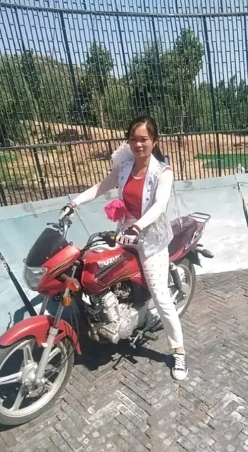 美女飞车党