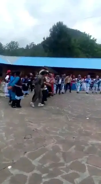 兰坪龙马会挺热闹的！