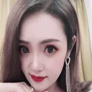 楚楚休息中