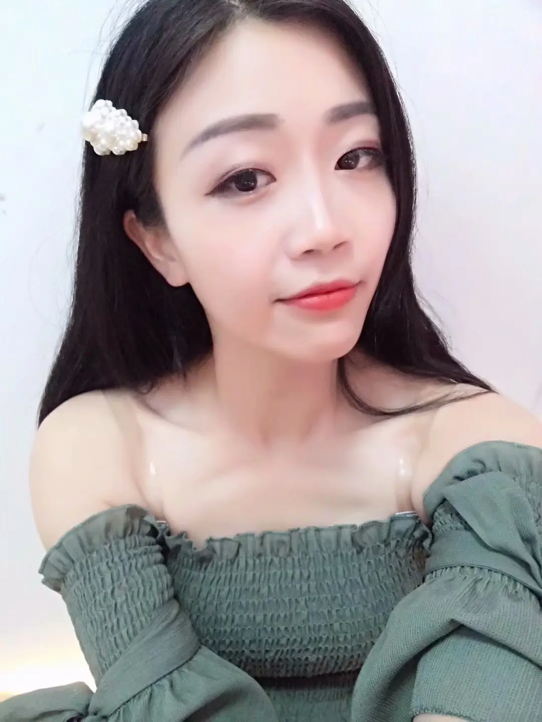 谁的小莉莉求家人的主播照片