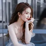 @半是蜜糖半是伤@