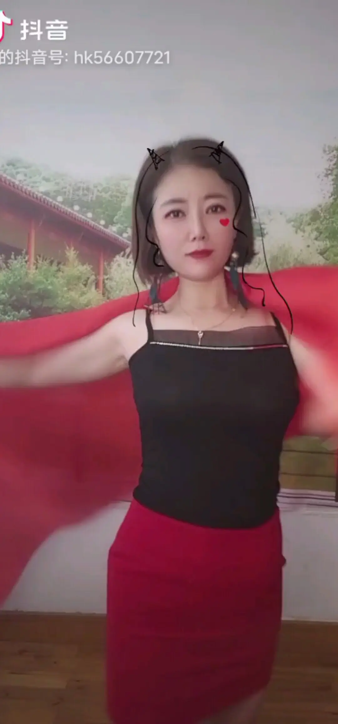 大家好，我是一位单身八年的单亲