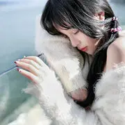 新人花花求关注啦