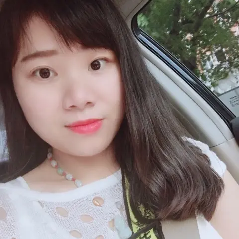 恋爱中的恋人的主播照片