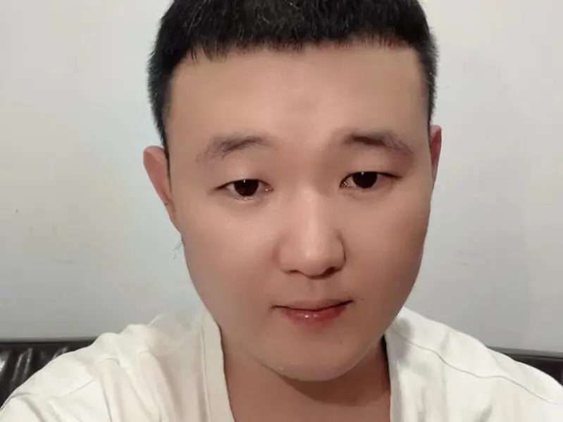 挥霍残留微笑的主播海报