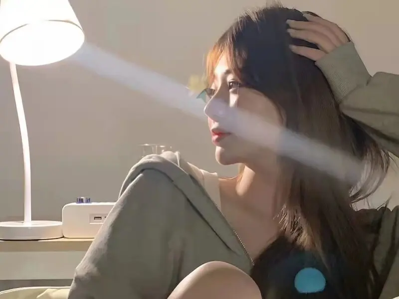 Seven柒.的主播海报
