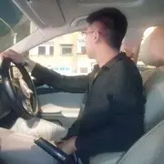养杜宾的兔子
