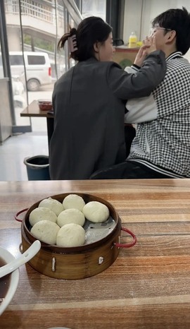 叫我靓仔呀的图片