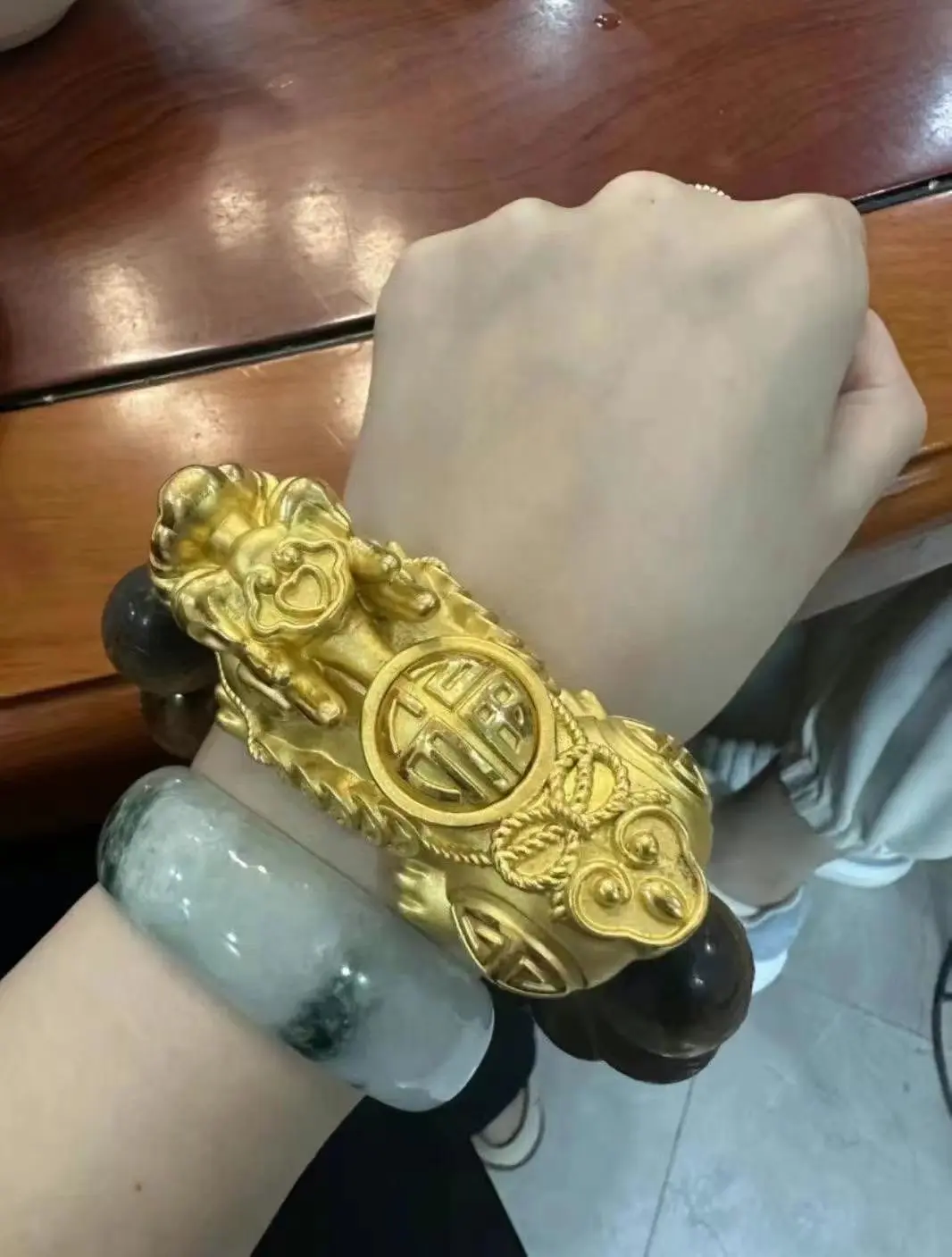 一树梨花压海唐同学☞的主播照片