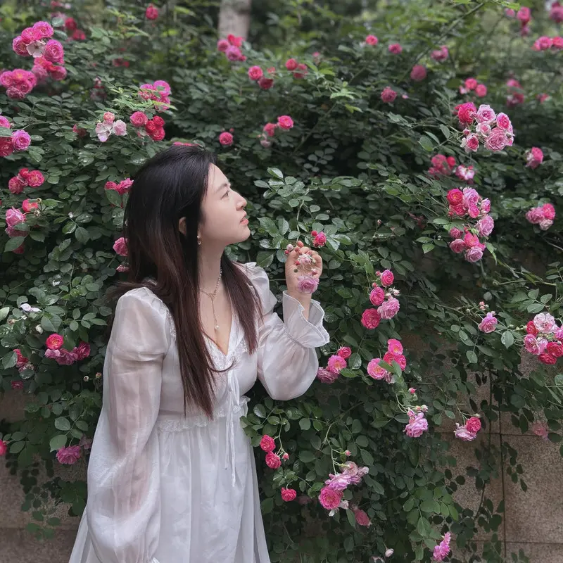 小妮～的主播海报