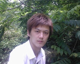 有故事的小哥的图片