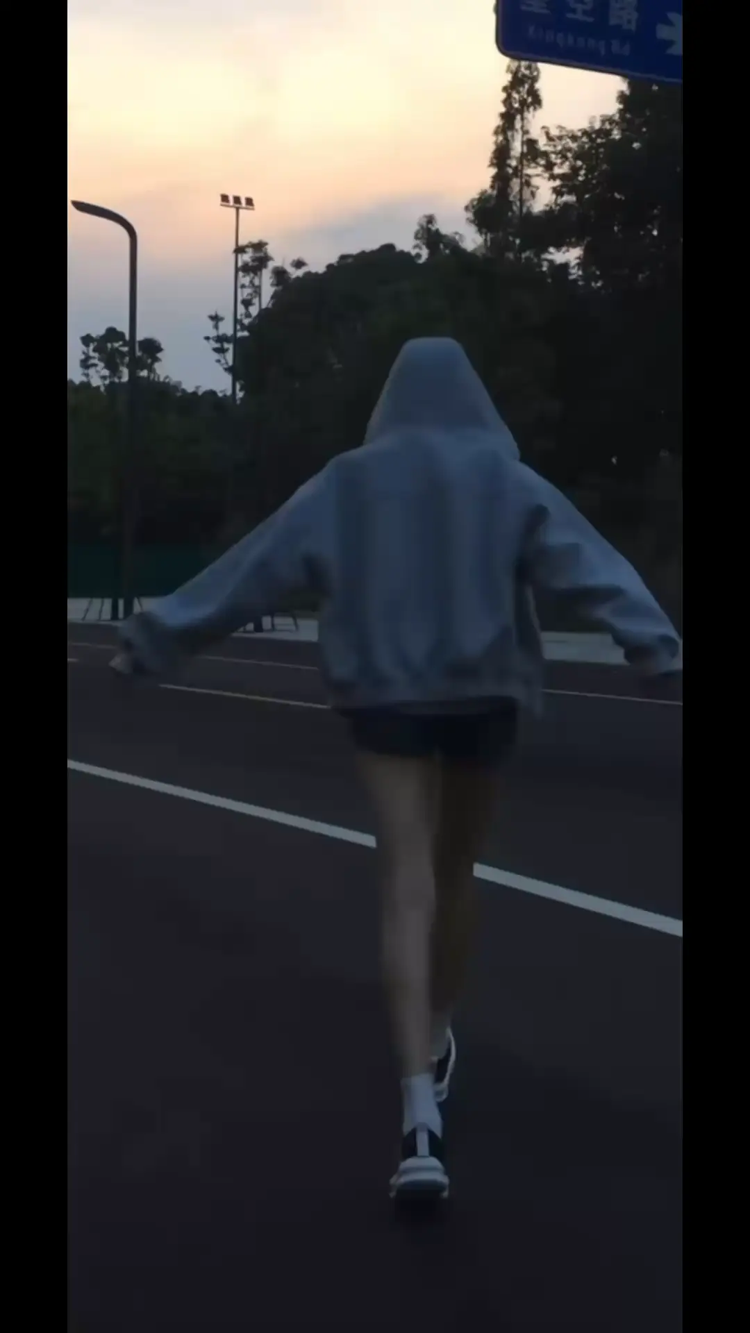 吃饱撑得才会稀罕别人