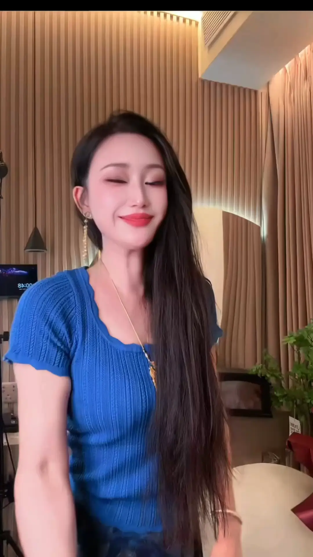 晚上七点半见/飞吻