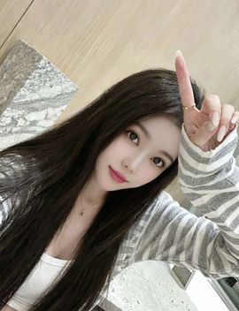 ღ娜娜ぃ安静唱歌🍀的图片