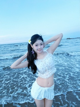 小小鱼🐬一点半播的图片