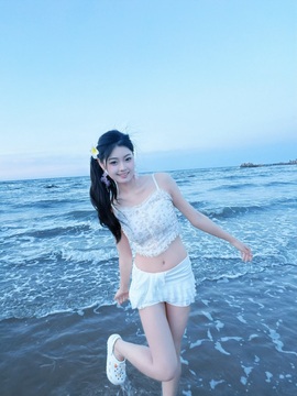 小小鱼🐬一点半播的图片