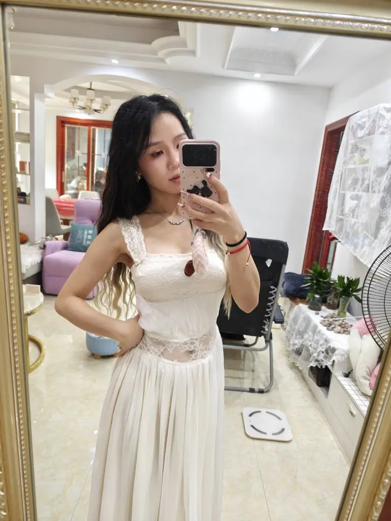妍宝～超甜辣💋休一主播图片