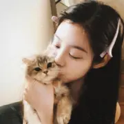 欣欣子。