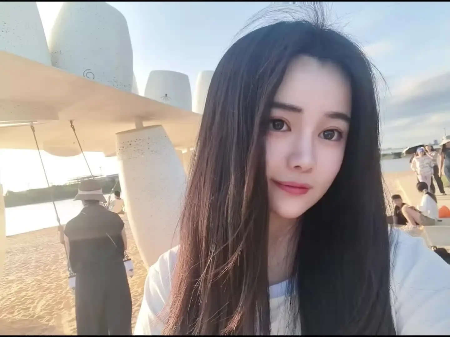 海风拂过发丝，投递一
