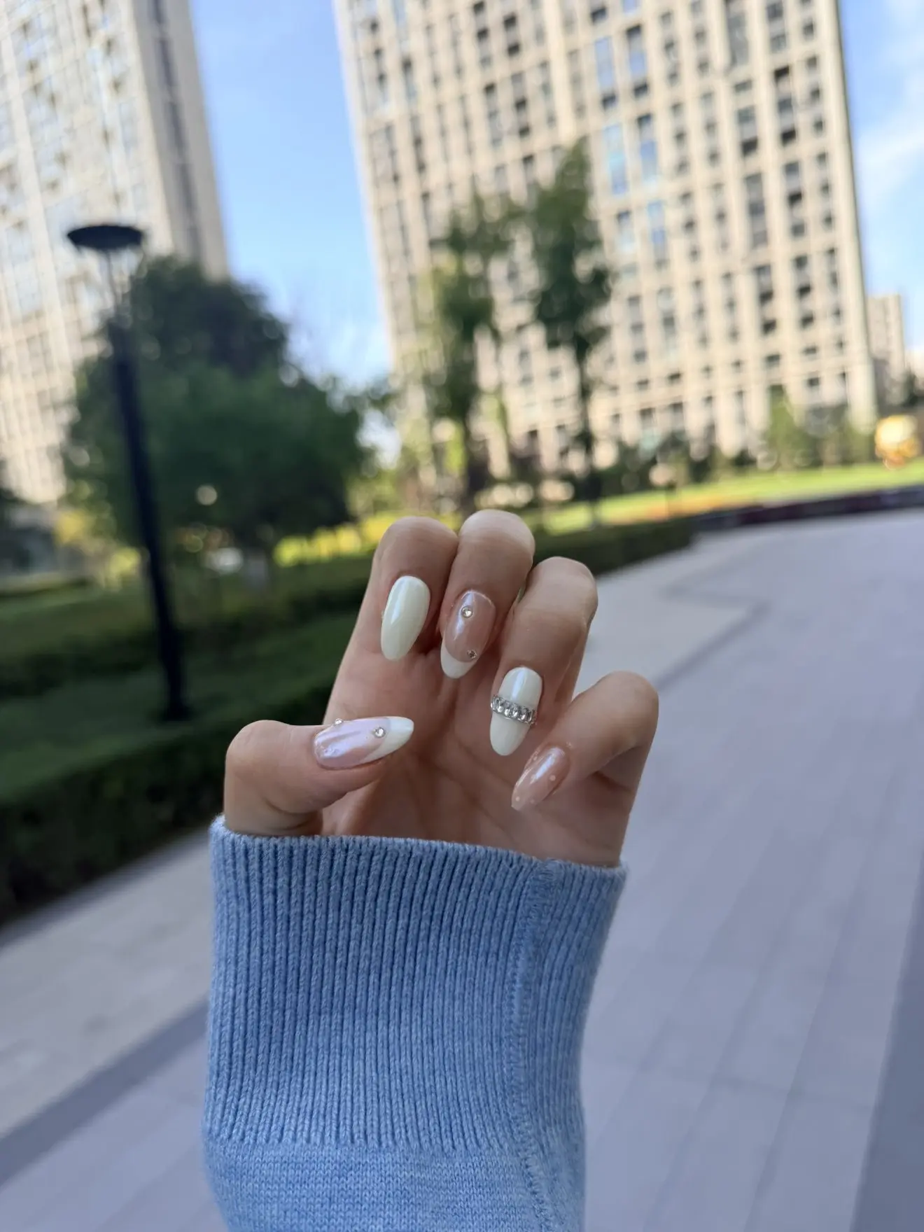 小小鱼🐬一点半播的主播照片
